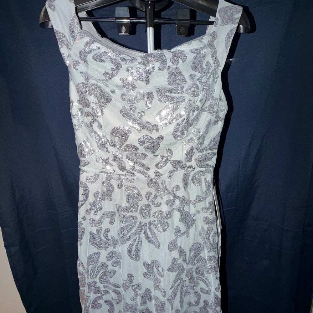 ✨ Silver Sequin Evening Gown – Size 12 – Formal / Prom / Gala Dress ✨ - Picture 2 of 10